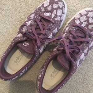Sketchers shoes